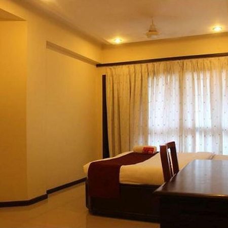 P M Regency Hotel Vadodara Exterior photo