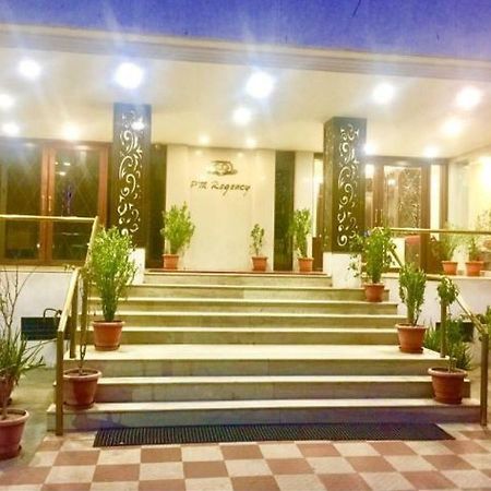 P M Regency Hotel Vadodara Exterior photo